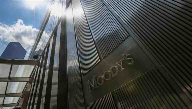 Moody’s İngiltere’nin kredi notunu düşürdü