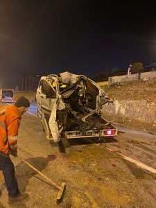 Kahramanmaraş’ta kamyonet yönlendirme levhasına çarptı: 1 ölü