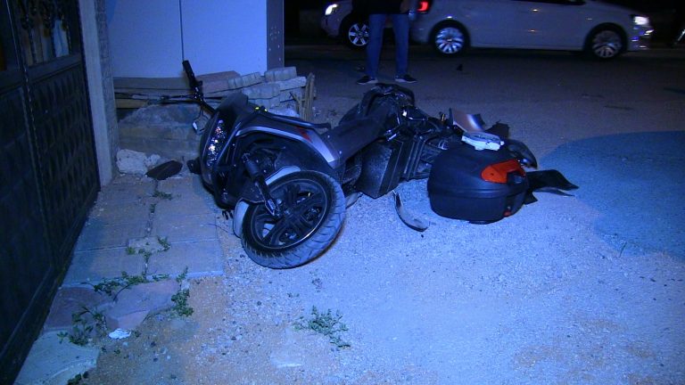 Elbistan’da otomobil ile motosiklet çarpıştı: 2 yaralı