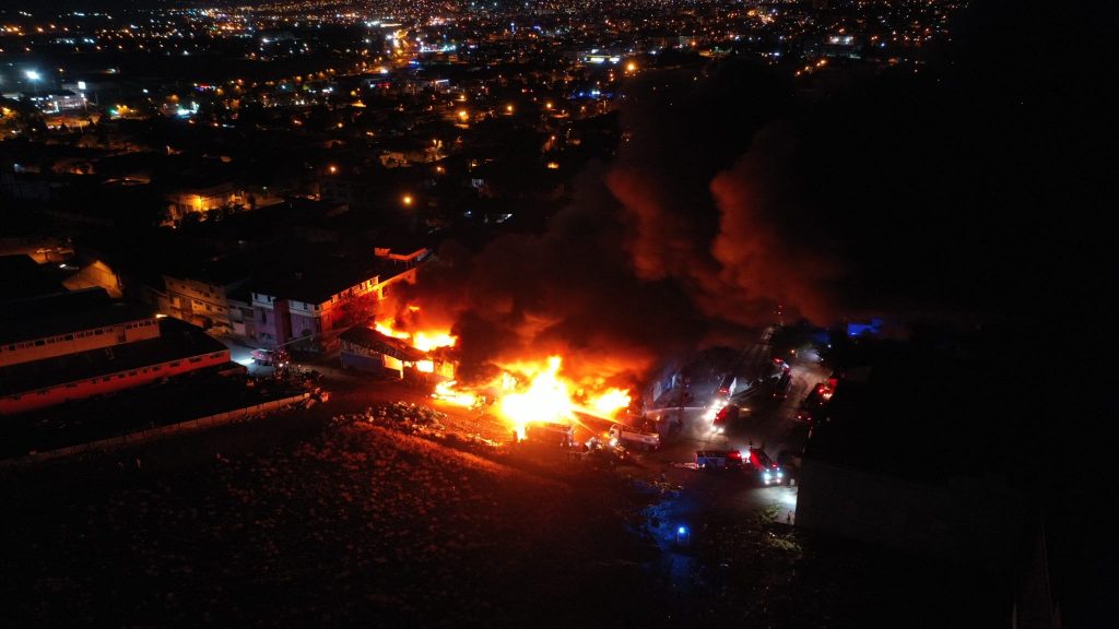 Başkan Güngör, “Geri dönüşüm fabrikasında çıkan yangın kontrol altına alındı”