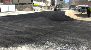 <strong>Büyükşehir, Elbistan’da Yol Yenileme Çalışmalarını Sürdürüyor</strong><strong></strong>