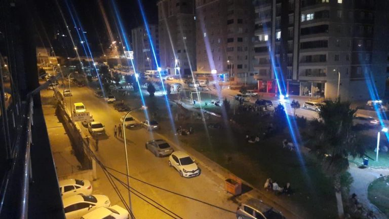 Malatya depremi Kahramanmaraş’ta vatandaşları sokağa döktü