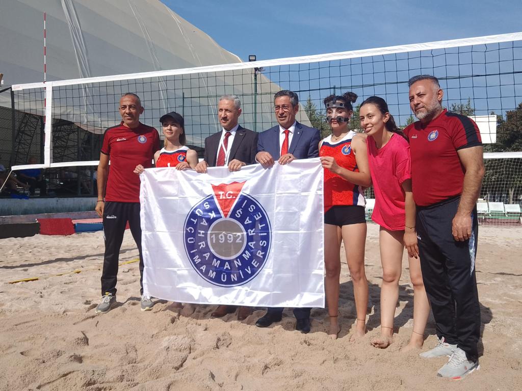 <strong>KSÜ Plaj Voleybol Takımlarından Gururlandıran Başarı</strong>
