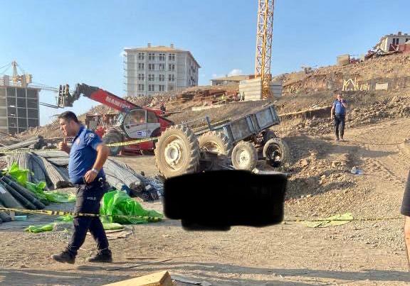 Kahramanmaraş’ta traktör devrildi sürücü öldü