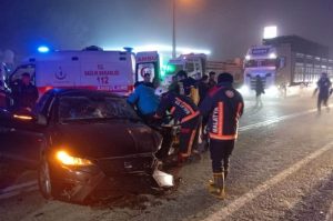 Malatya’da iki otomobil çarpıştı: 1 ölü 5 yaralı